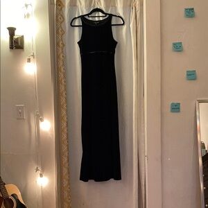 Elegant Black Sleeveless Dress